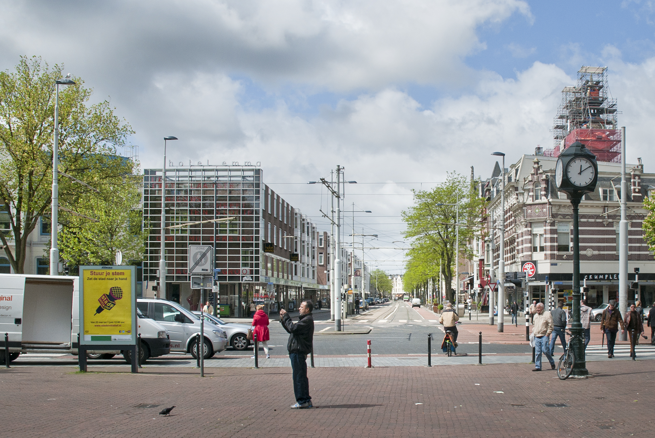 Binnenweg, officiële straatnaam van de gemeente Rotterdam bij beslissing van B&W sinds 13 maart 1888. Het predicaat 'oude' werd toegevoegd op 14 januari 1977. 